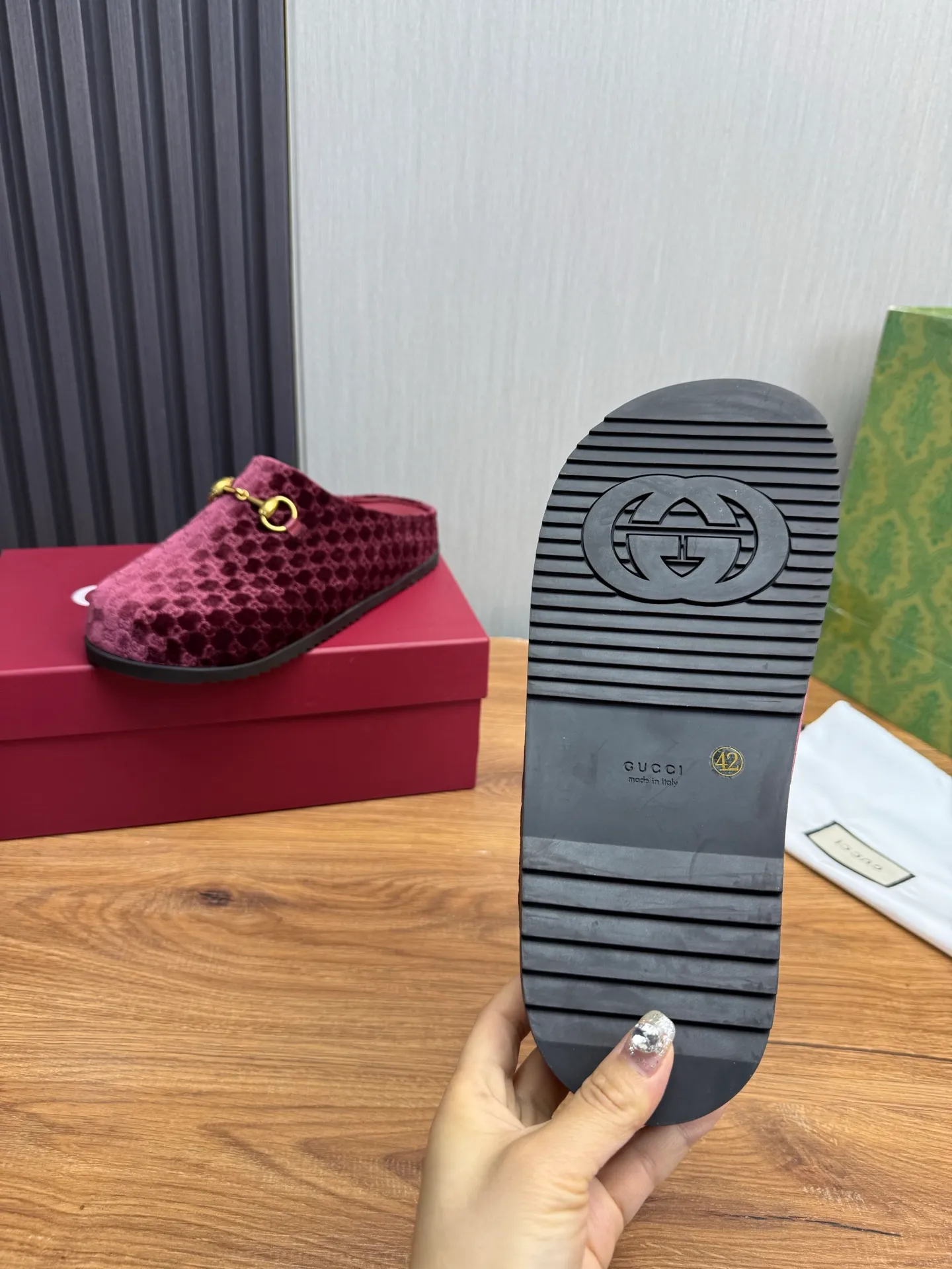 Men's men's shoes💰Pili 420💰Maoli 460💰 ＧＵＣＣＩGucci. Popular couple slippers hot sale🩷💚 🩴Official website one to one production 35-45 size 45 46 🉑️Customized!